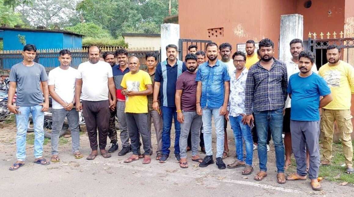 ख ::::::: ट्रक मालिकों ने भाड़ा बढ़ाने का लिया निर्णय