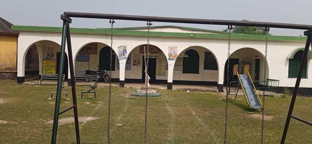 10 साल से बिना शिक्षकों के चल रहा हरिपुर का प्राथमिक स्कूल