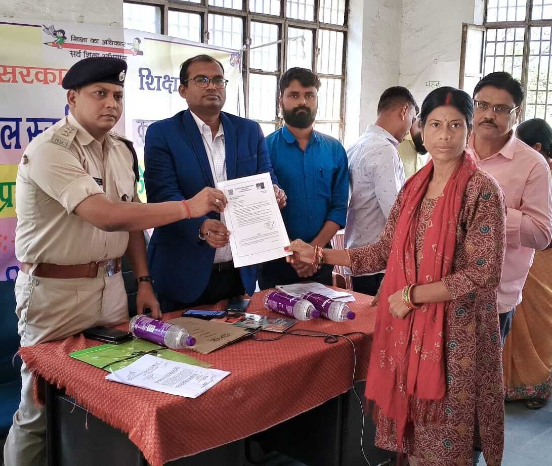 एसडीओ ने शिक्षकों को दिया नियुक्ति पत्र