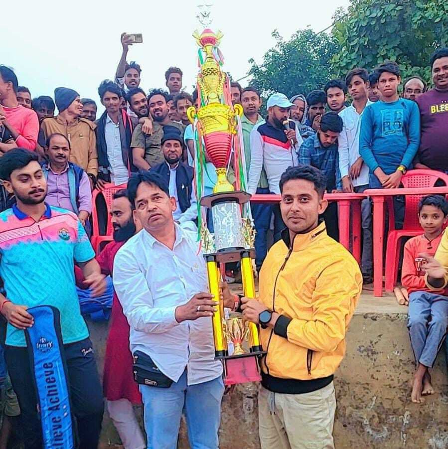 ऋद्धि इलेवन सिउड़ी की  टीम बनी क्रिकेट चैंपियन