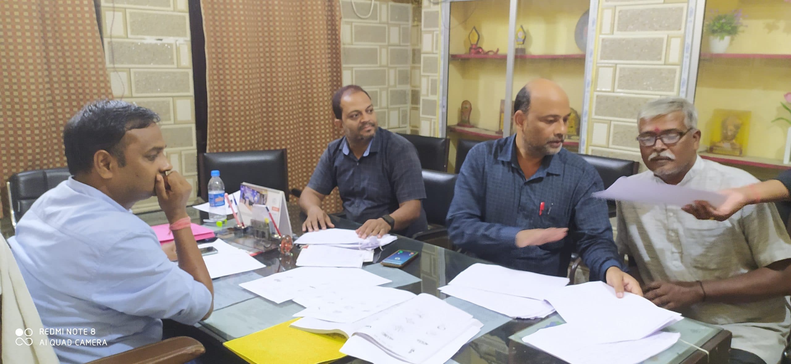 पैक्स अध्यक्ष पद के छह व प्रबंध कारिणी सदस्य पद के नौ अभ्यर्थियों ने नाम लिया वापस