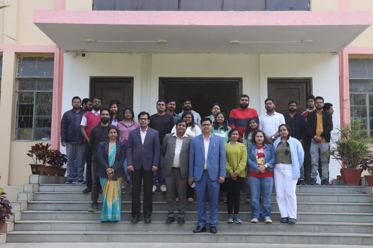 ranchi news : वैश्विक जलवायु परिवर्तन के लिए मनुष्य ही जिम्मेदार : डॉ नाडेगे