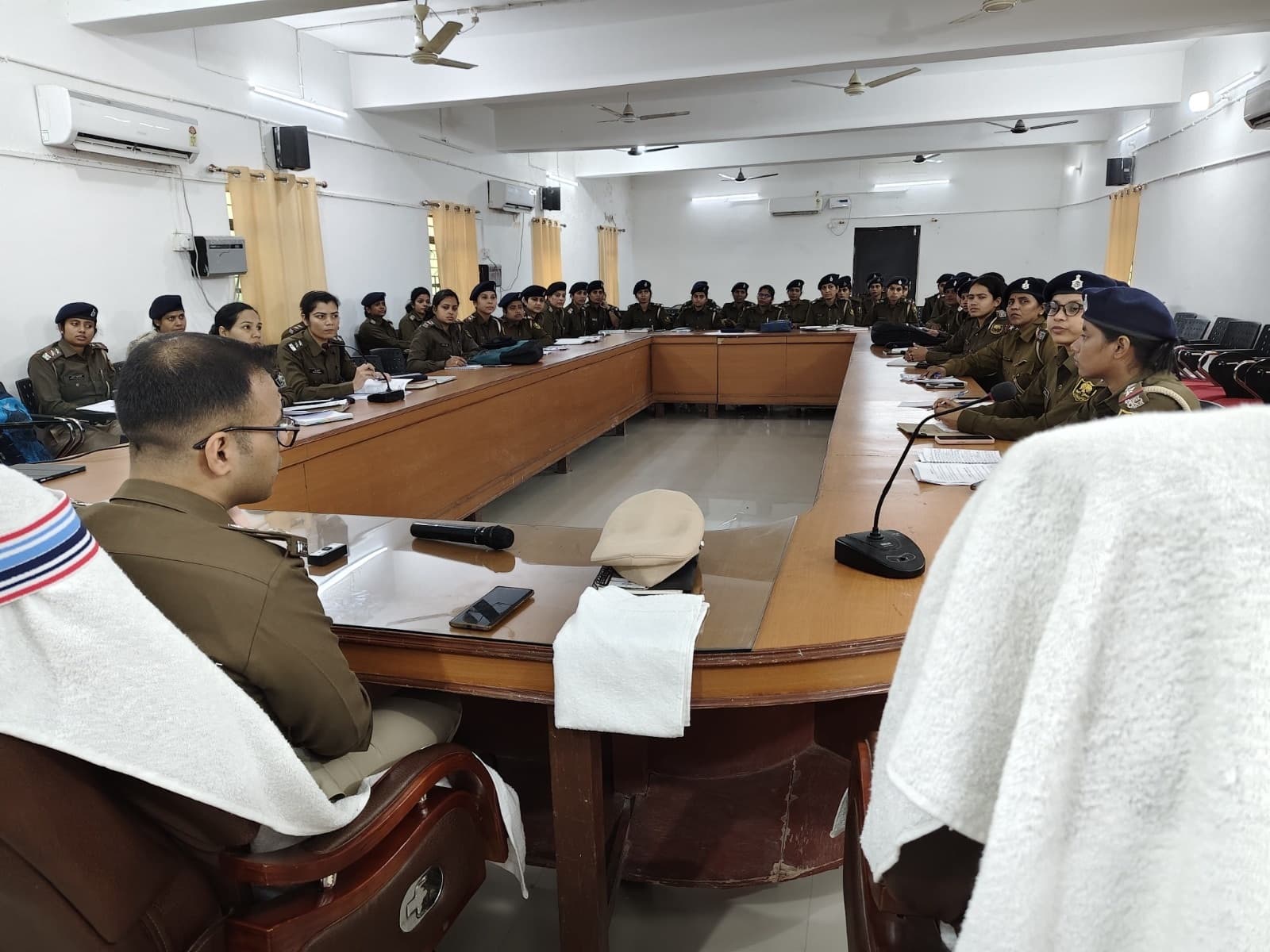 महिला हेल्प डेस्क पर पीड़िता से सम्मानजनक व्यवहार करें : एसपी