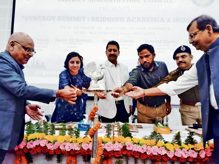 hajipur news. राज्य के इंजीनियरिंग कॉलेजों के छात्र-छात्राओं को मिल रहा बेहतर प्लेसमेंट : मंत्री