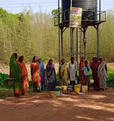 Ghatshila news : बरसोल के भादुआ में जलमीनार एक साल से खराब, जल संकट