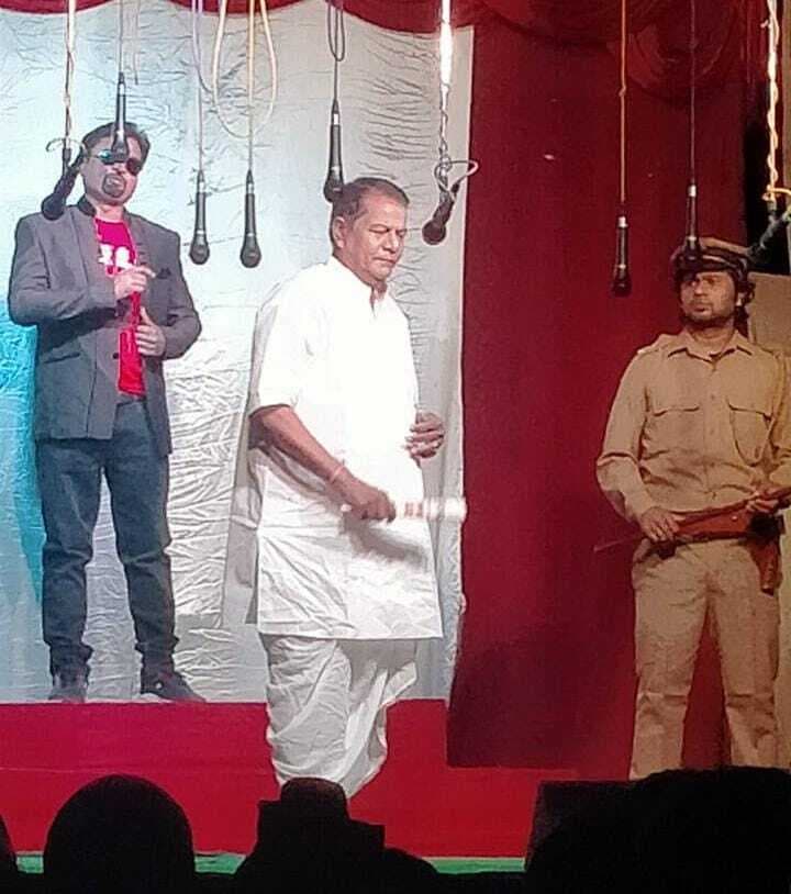 Ghatshila news : बेटे का माता-पिता को वृद्धा आश्रम में छोड़ने का दृश्य देख रो पड़े दर्शक