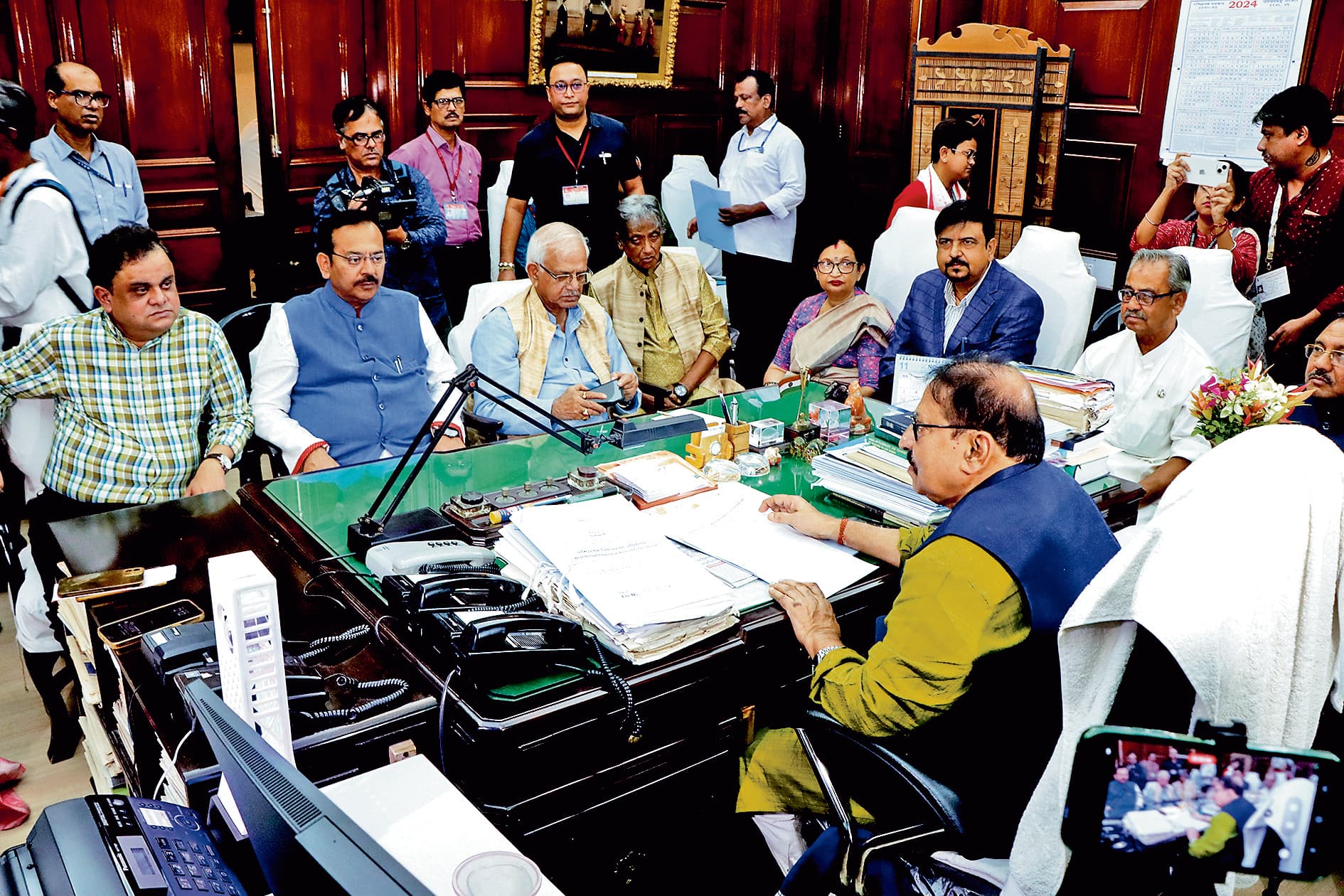 पश्चिम बंगाल विधानसभा में 25 से शुरू हो रहे शीतकालीन सत्र के पहले हुई सर्वदलीय बैठक