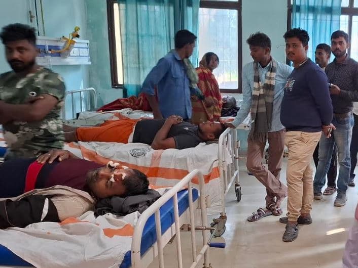 सुबह-सुबह चाय की चुस्की ले रहे पांच लोगों को स्कॉर्पियों ने कुचला, एक रेफर