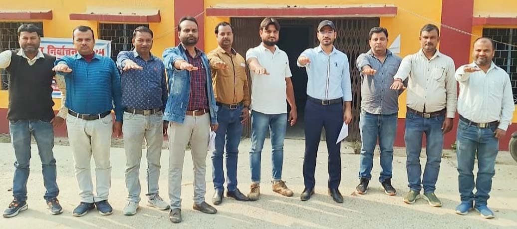 आवास सप्ताह पर बीडीओ ने कर्मियों को दिलायी शपथ