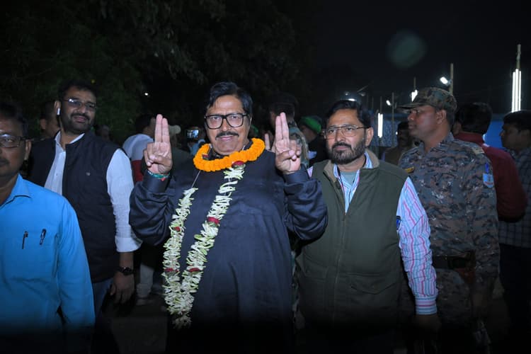 सारठ में कमल पर तीर-धनुष भारी, जीते चुन्ना सिंह