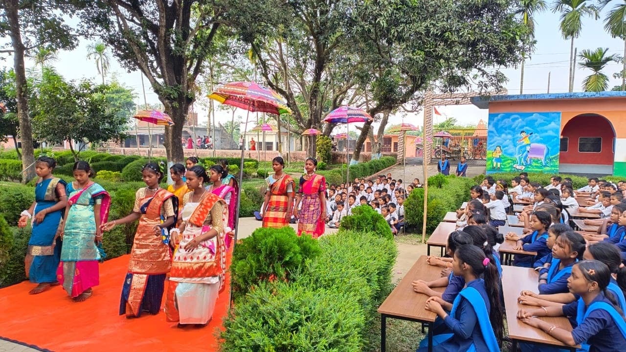 धूमधाम से मनायी गयी उमवि बैरागीझाड़ में बिरसा मुंडा की जयंती