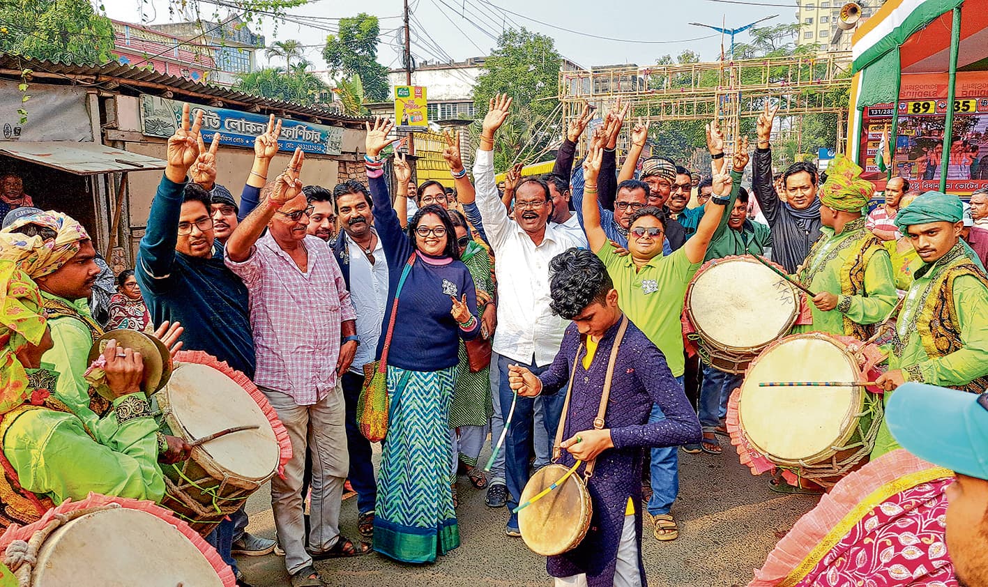 तृणमूल को 6 में 6, भाजपा से छीन ली मदारीहाट सीट