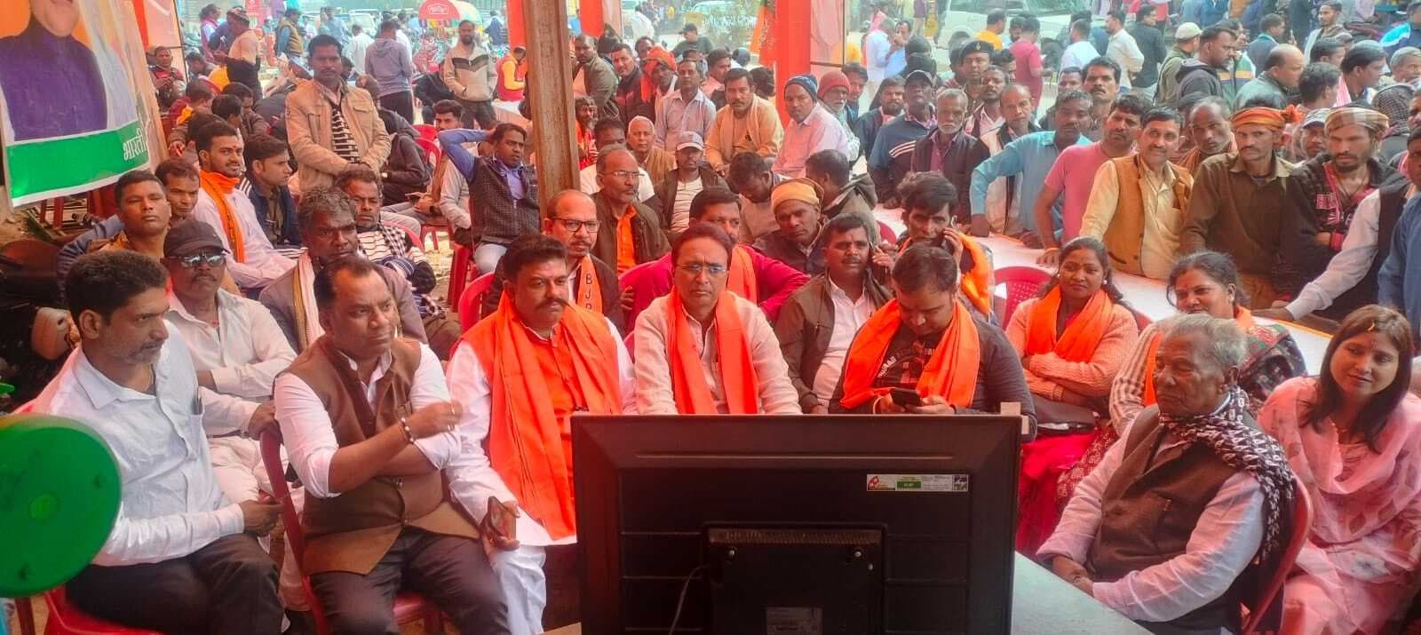 election ranchi news : पंडरा स्थित मतगणना स्थल पर सुबह से ही जुटने लगे थे समर्थक