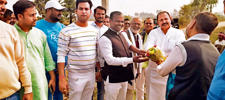 Gaya News : वजीरगंज विधायक ने तीन ग्रामीण सड़कों का किया शिलान्यास