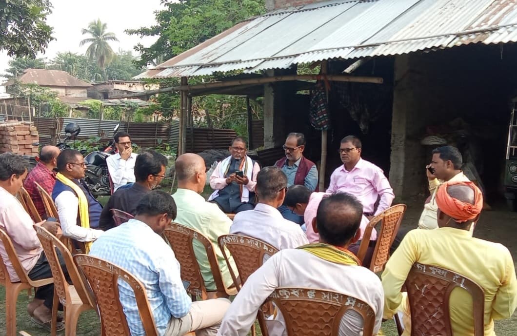 एनडीए को मिली प्रचंड जीत पर कार्यकर्ताओं ने मनाई खुशी