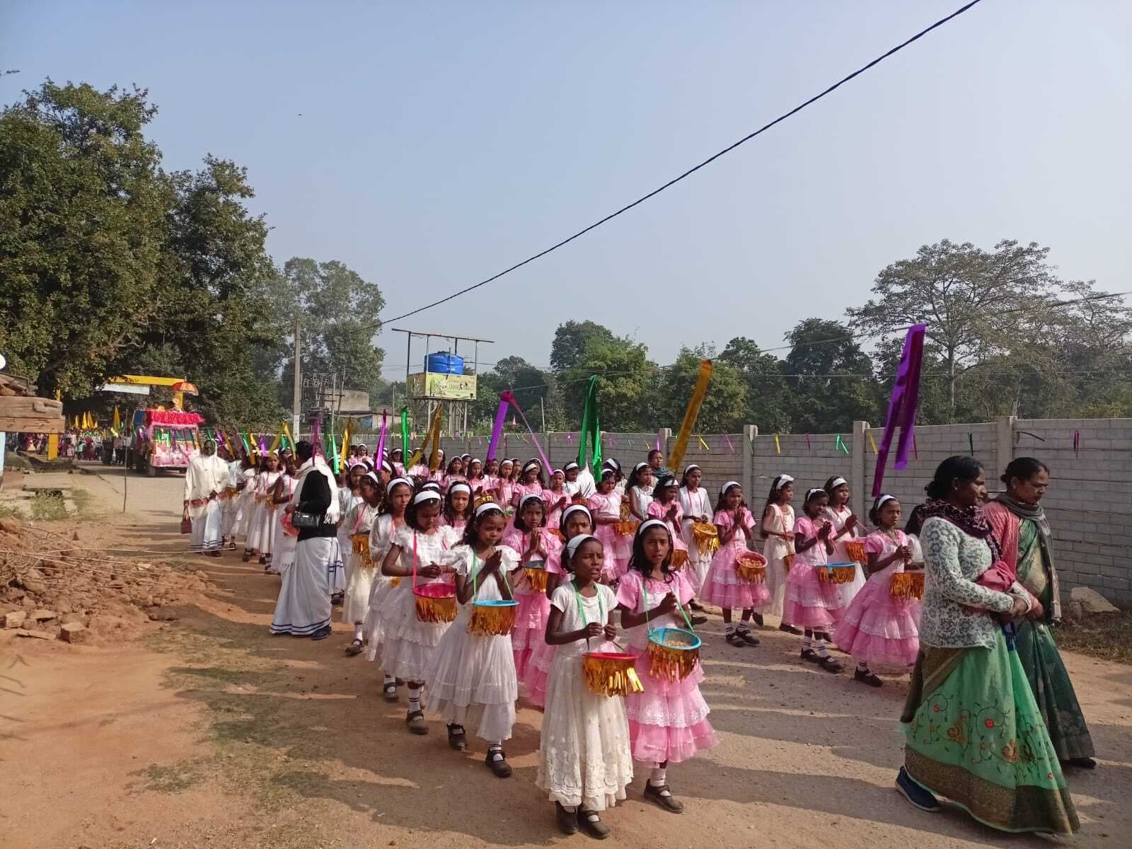 कर्रा में धूमधाम से मना ख्रीस्त राजा पर्व