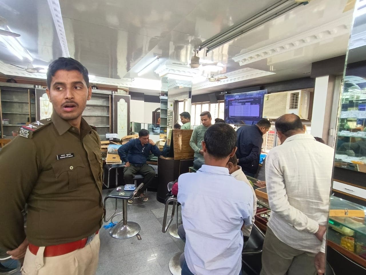 सीसीटीवी फुटेज में आया बदमाशों का हुलिया