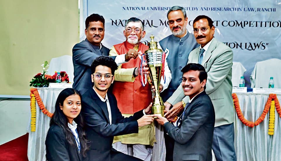 Ranchi News : कानून की पढ़ाई करते हुए राजनीति की सीख मिली