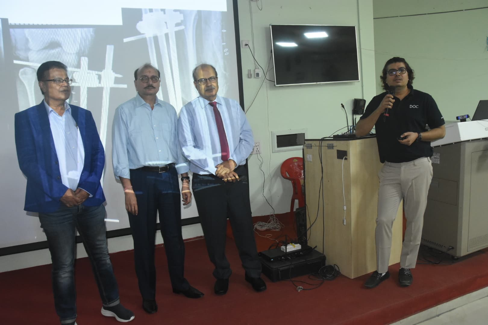 dhanbad news: एसएनएमएमसीएच में एओ इंटरनेशनल ट्रॉमा हाइब्रिड सेमिनार