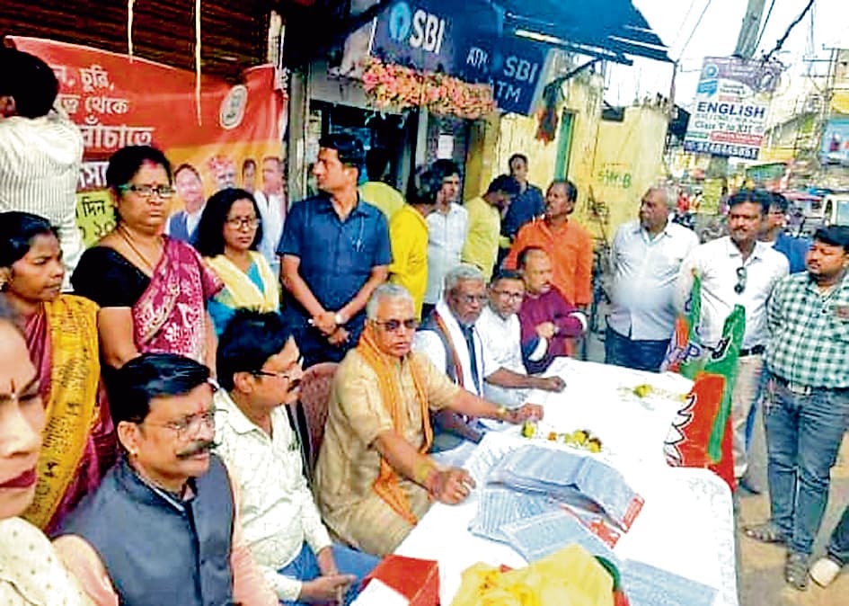 गुंडागर्दी की बदौलत जीत रहा शासक दल : दिलीप