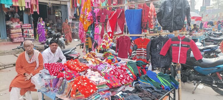 मौसम में उतार-चढ़ाव :  दिन में गर्मी व रात में होने लगी सर्द का अहसास