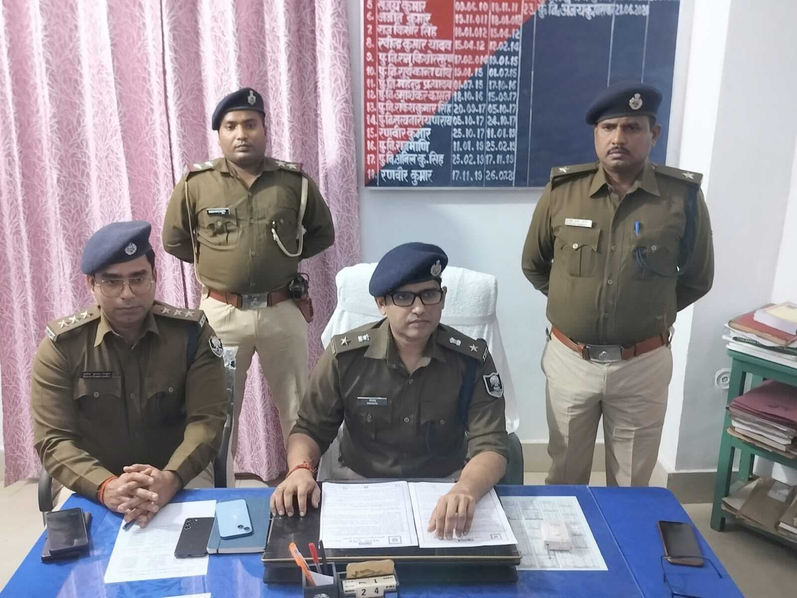 50 हजार का ईनामी बदमाश हीरा यादव चढ़ा पुलिस के हत्थे