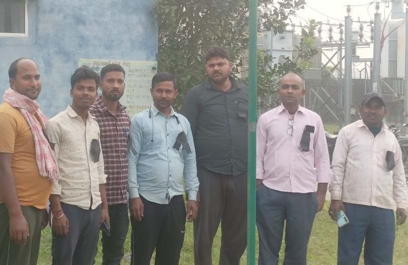 30 नवंबर तक काली पट्टी लगाकर काम करेंगे बिजलीकर्मी