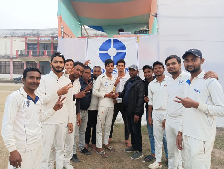 आयुष 11 क्रिकेट क्लब चार रनों से विजयी