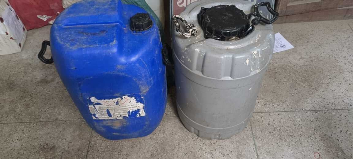 जंगल में पुलिस ने शराब भट्टे को किया ध्वस्त