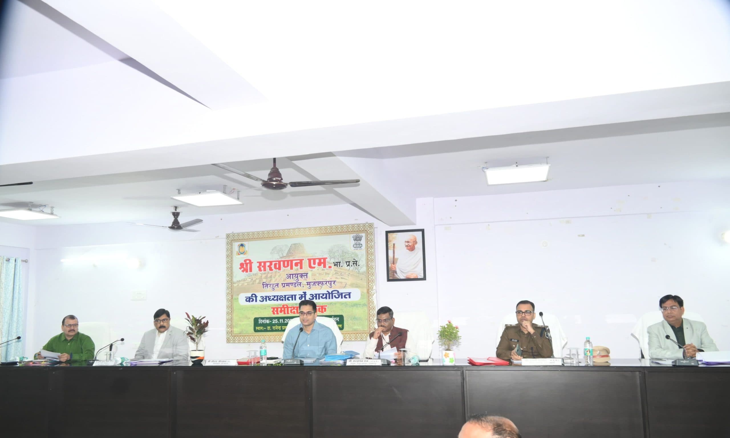 मतदाता सूची में लिंगानुपात ठीक करने पर ध्यान दें : आयुक्त