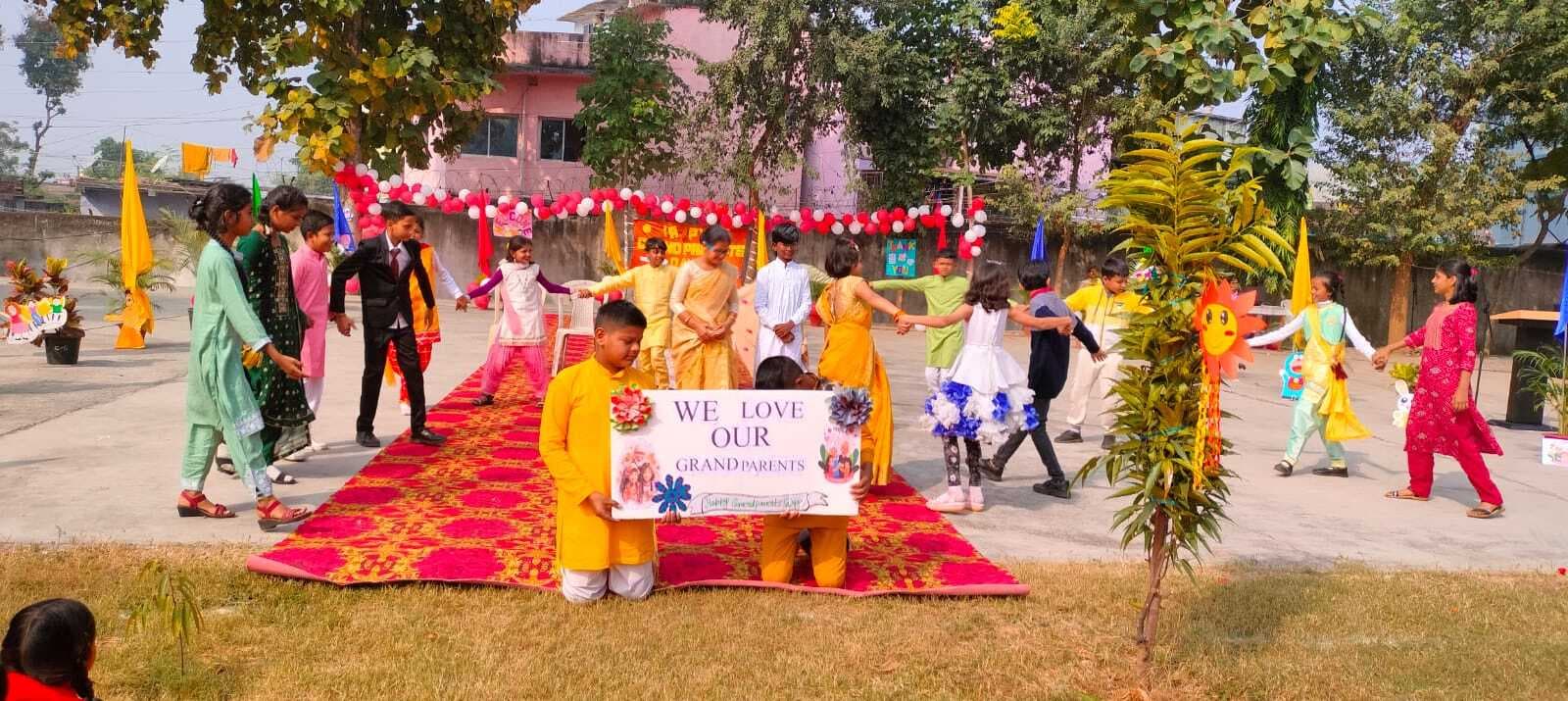 BOKARO NEWS : कार्मेल स्कूल में ग्रैंड पेरेंट्स डे पर कार्यक्रम का आयोजन