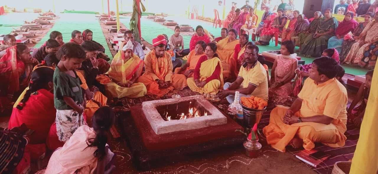 Ghatshila News : नरसिंहगढ़ प्रज्ञा पीठ में चार दिवसीय 24 कुंडीय शक्ति संवर्धन गायत्री महायज्ञ