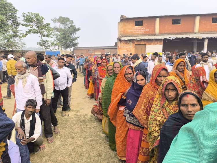 पैक्स चुनाव के प्रथम चरण में जिले के दो प्रखंड में शांतिपूर्ण मतदान संपन्न