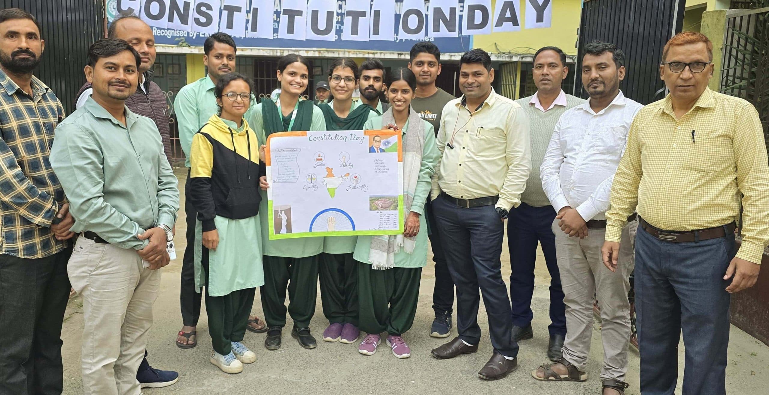 संविधान दिवस पर बीएड टीचर्स ट्रेनिंग कॉलेज में पोस्टर प्रदर्शनी