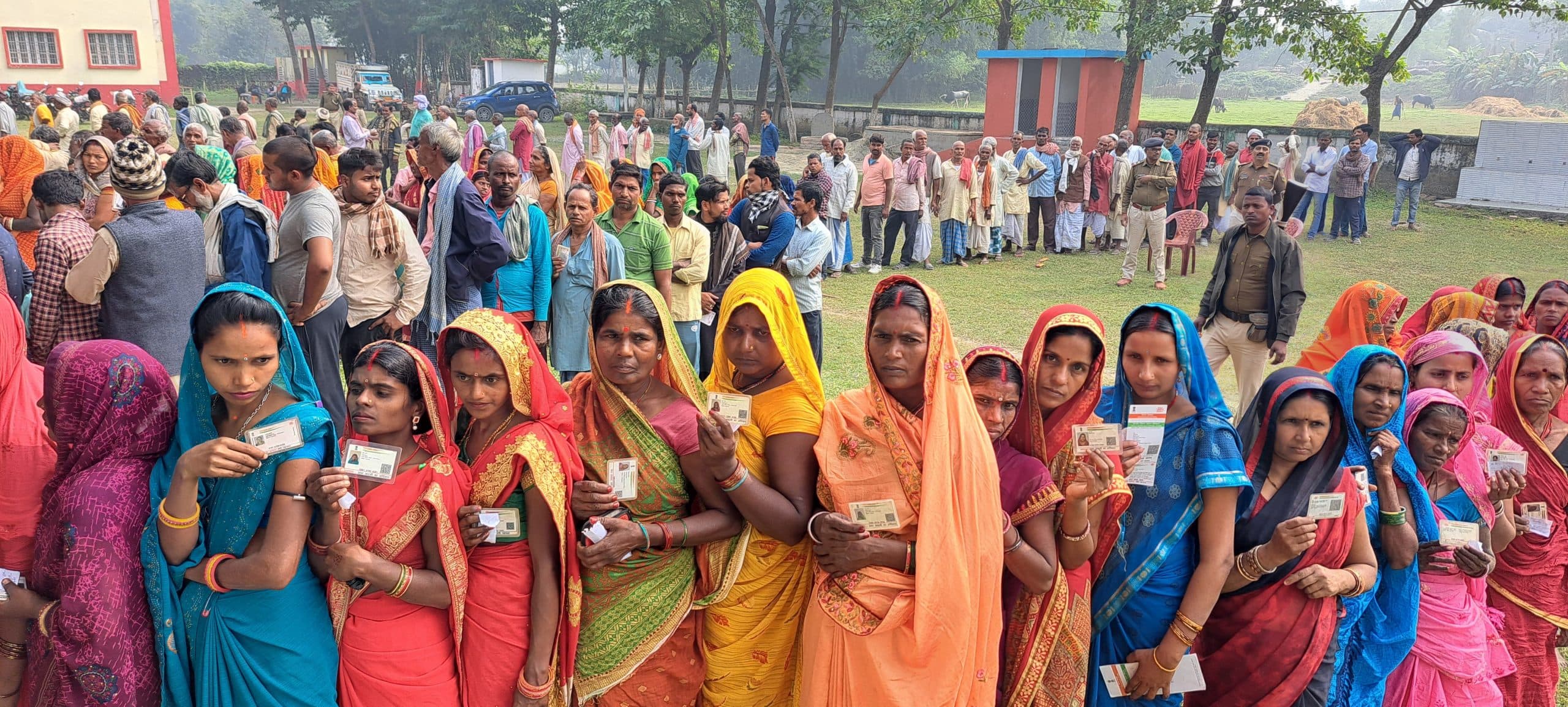 चाक चौबंद सुरक्षा व्यवस्था के बीच पैक्स चुनाव संपन्न, मतदाताओं में दिखा उत्साह