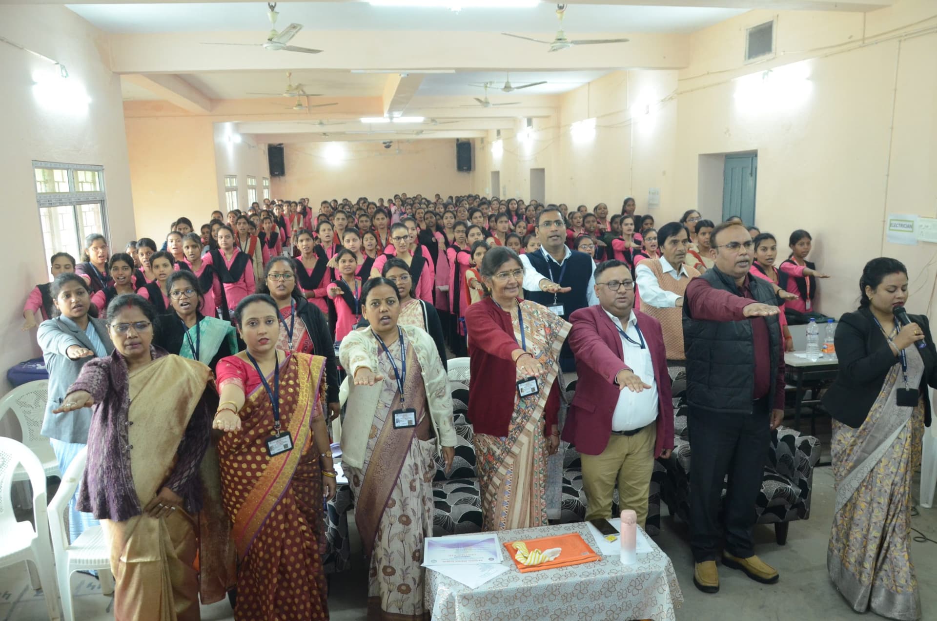 देश व समाज के प्रति हमारे दायित्व का बोध कराता है संविधान : प्राचार्य