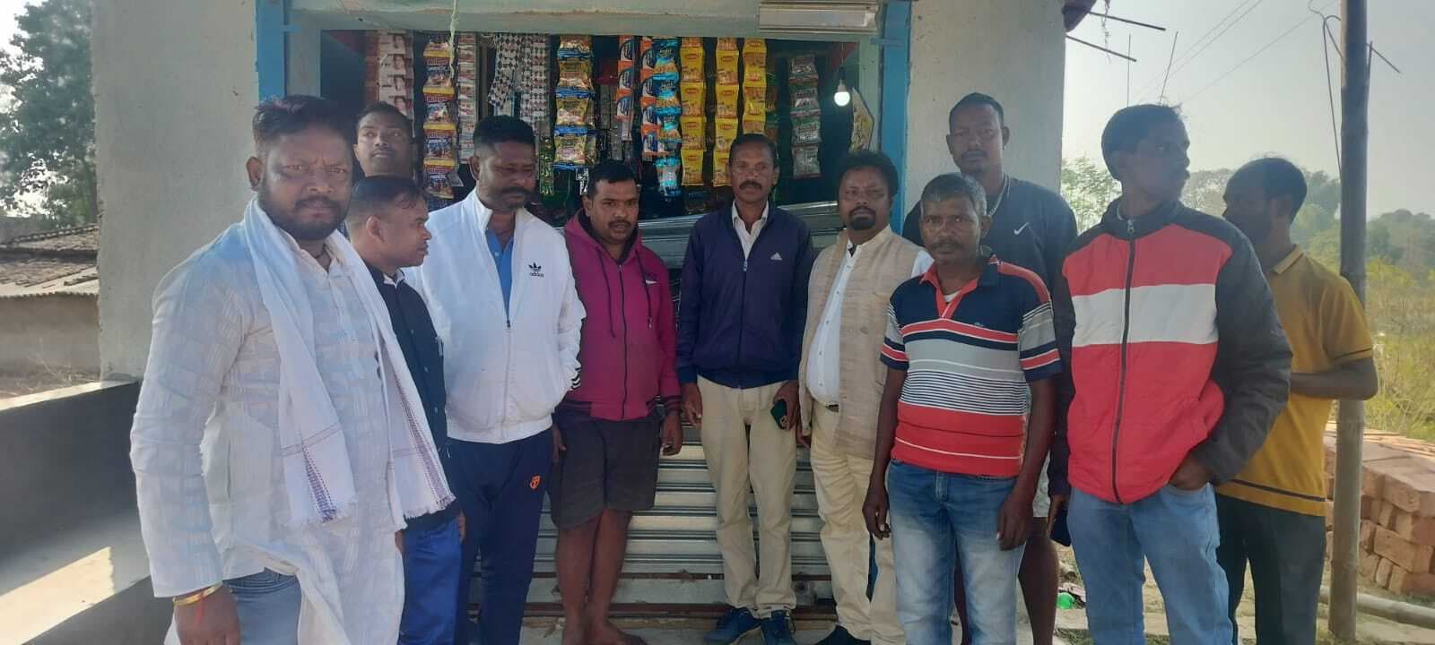 जंगली हाथी से प्रभावित लोगों से मिले विधायक