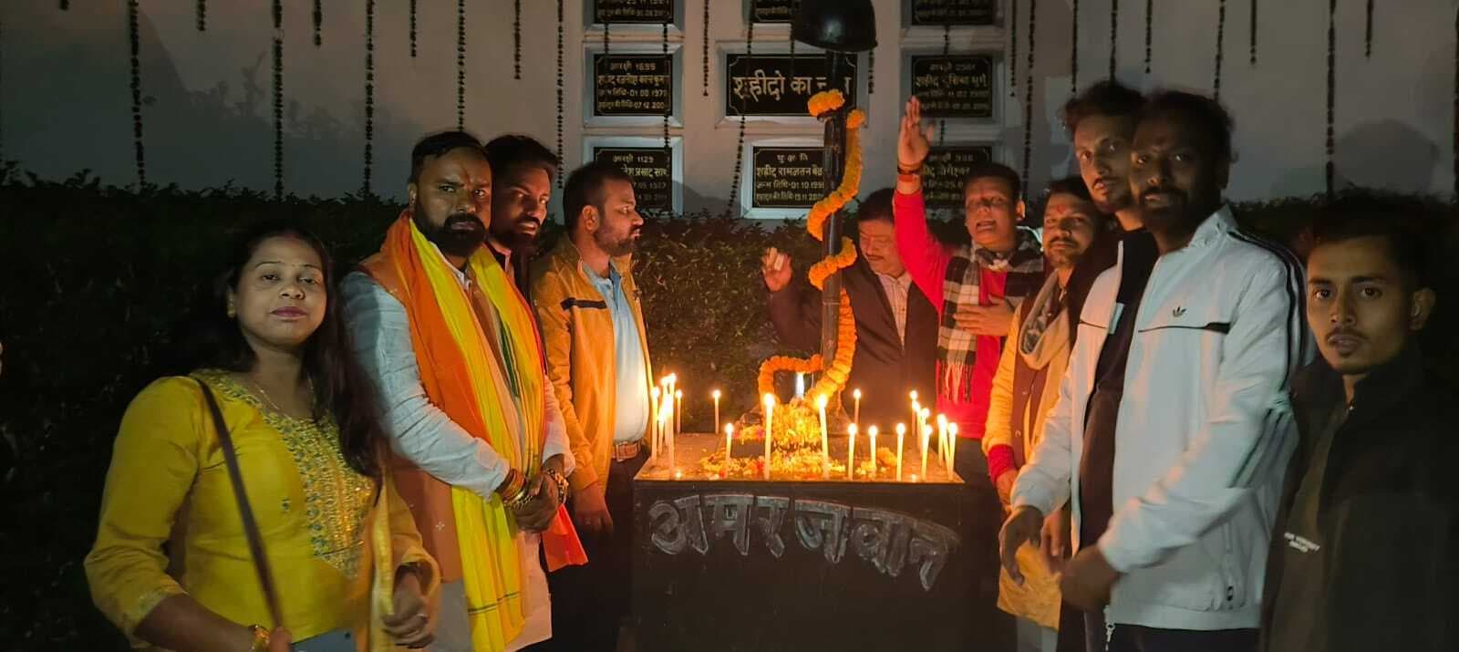 Jamshedpur News : गोलमुरी में सनातन उत्सव समिति ने शहीदों को दी श्रद्धांजलि