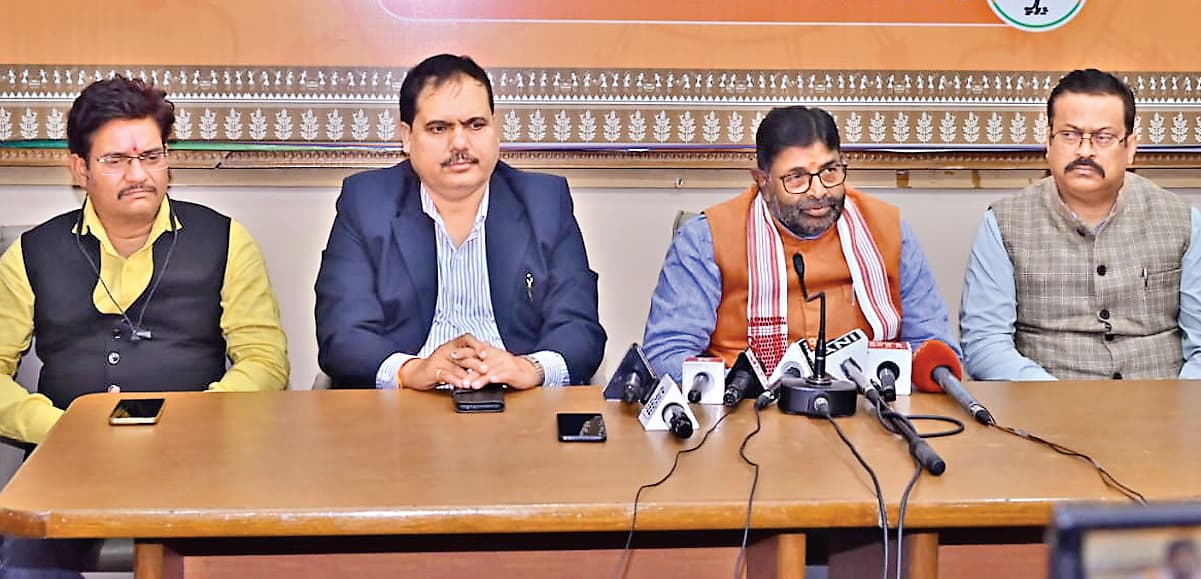 Ranchi news : झारखंड को बंगाल बनाने की भूल न करे झामुमो : रविंद्र राय