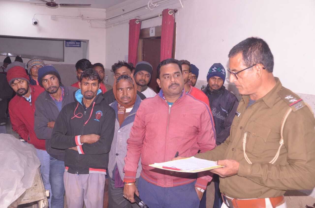 BOKARO NEWS : टेलर की चपेट में आने से बाइक सवार दो लोगों की मौत