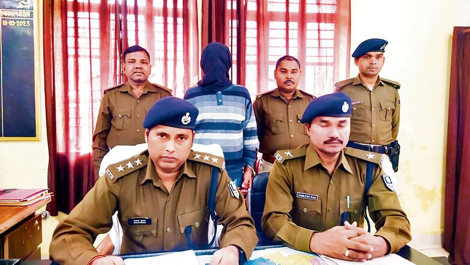 Gaya News : दिल्ली से गिरफ्तार हुआ एक लाख रुपये का इनामी नक्सली