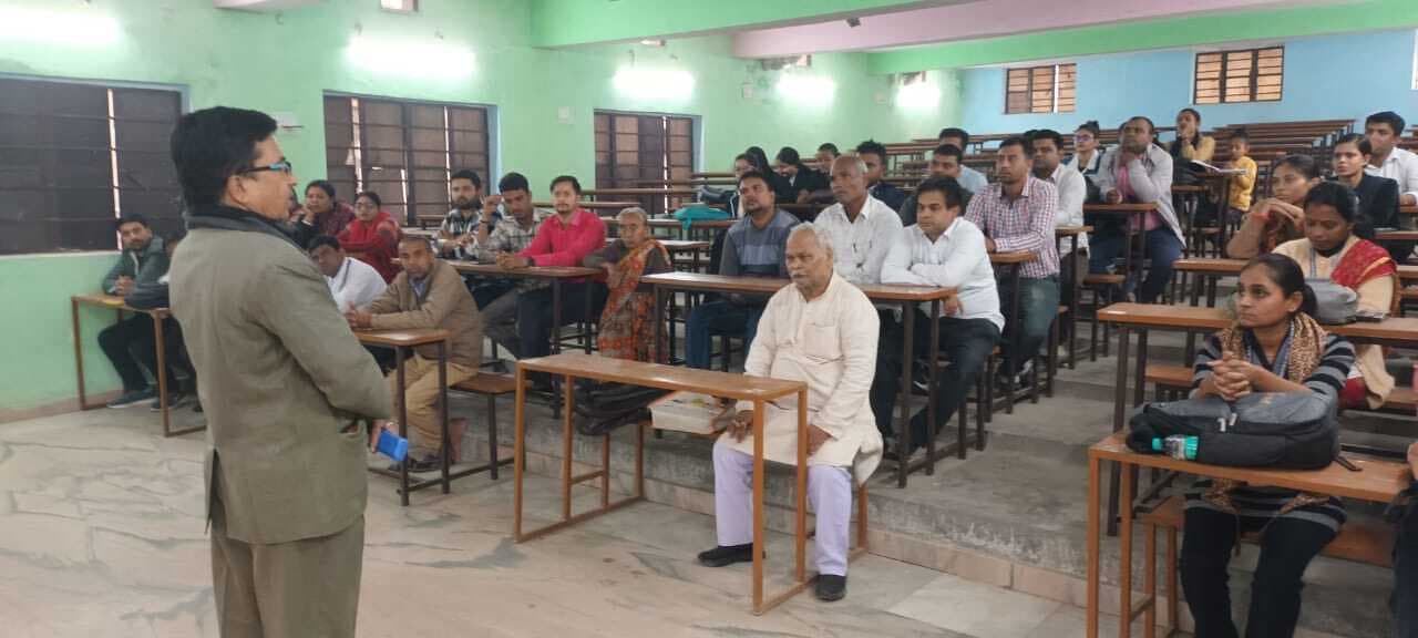 हमें अधिकार देता है, तो उसके साथ अपने कर्तव्य भी याद दिलाता है