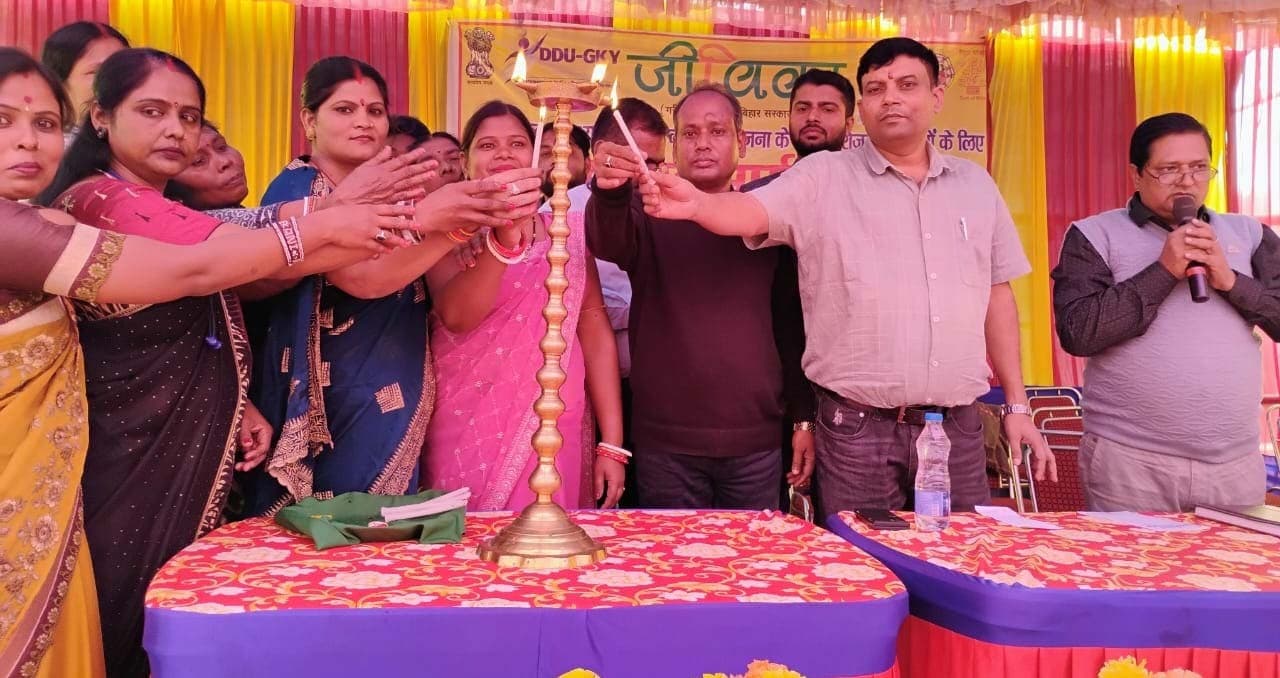 जीविका के रोजगार मेला में कुल 572 आवेदकों का हुआ निबंधन