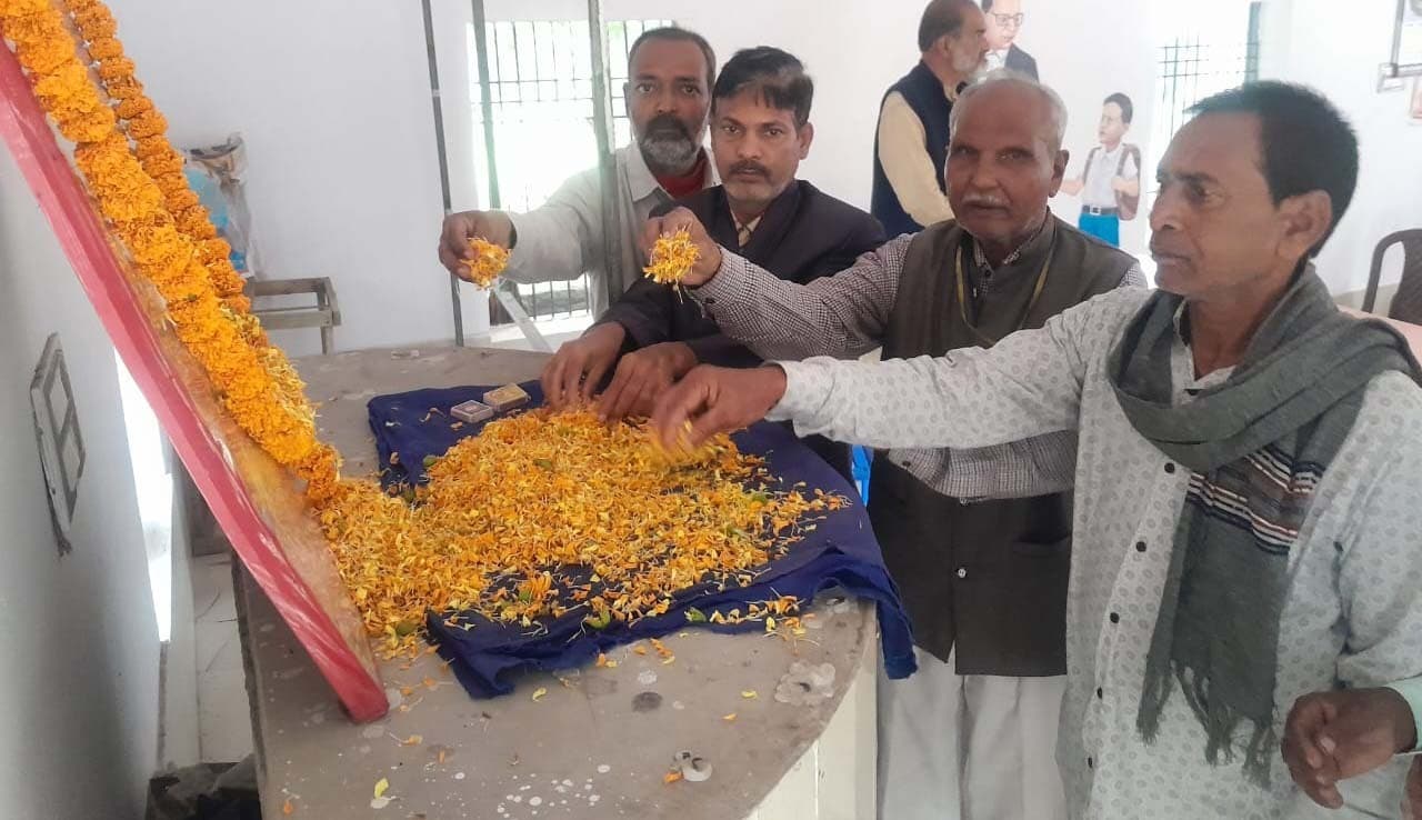 संविधान दिवस पर राष्ट्रीय स्तर पर छुट्टी घोषित करने की मांग