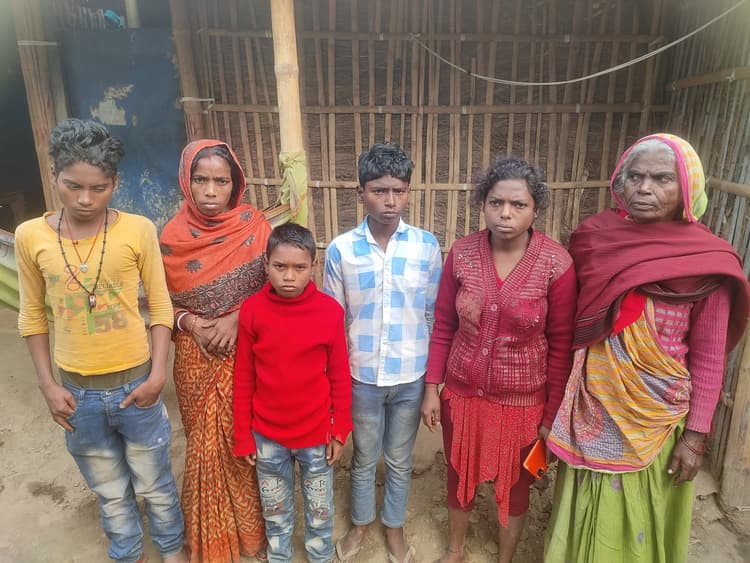 फंदे से लटका मिला महिला का शव