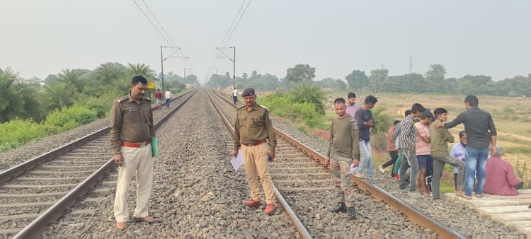 शादी समारोह में शामिल होने ट्रेन से जा रही महिला की गिरकर मौत, जांच में जुटी पुलिस