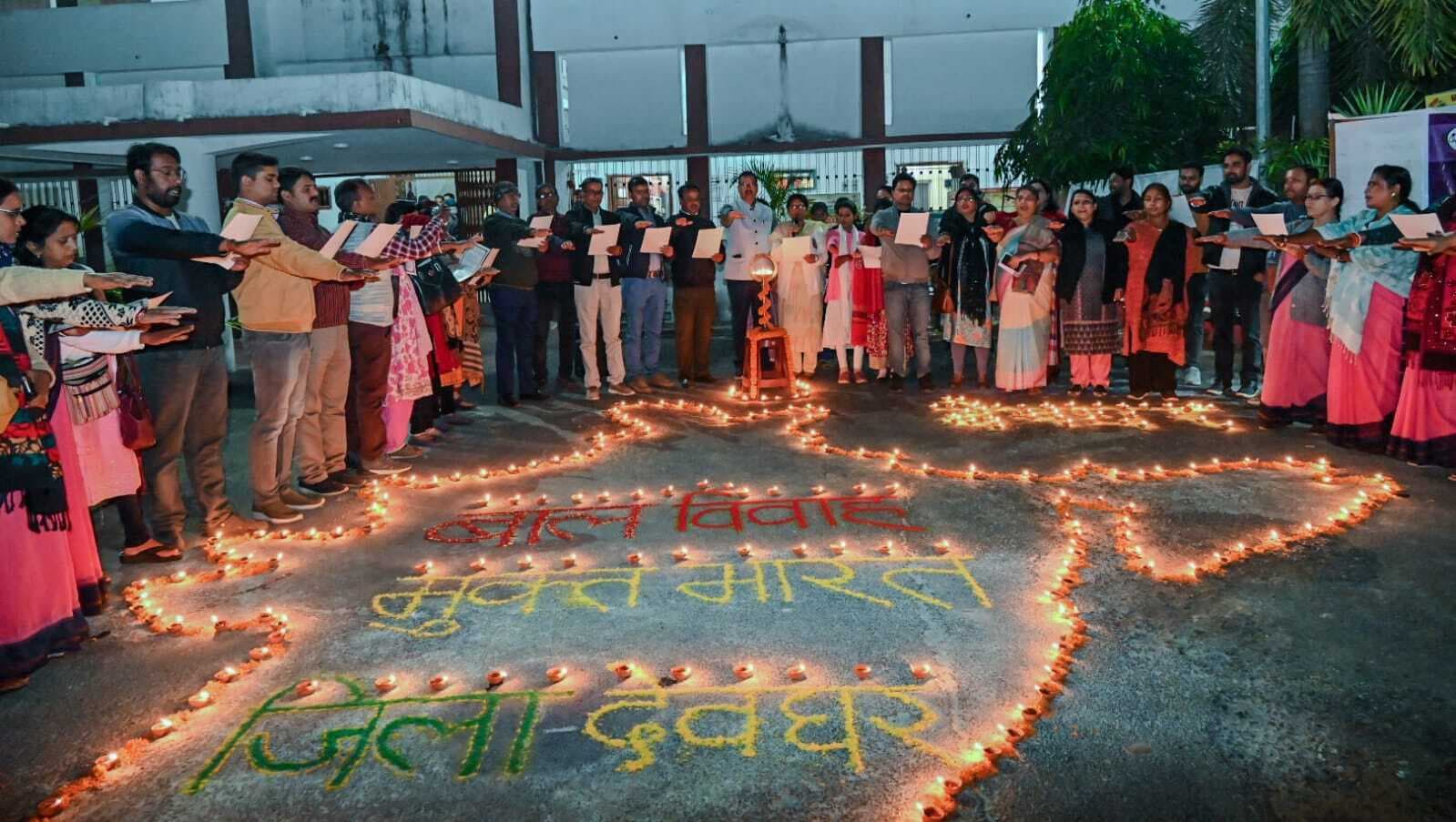दीपोत्सव के जरिये बाल विवाह व लैंगिक हिंसा के खिलाफ लोगों को किया जागरूक