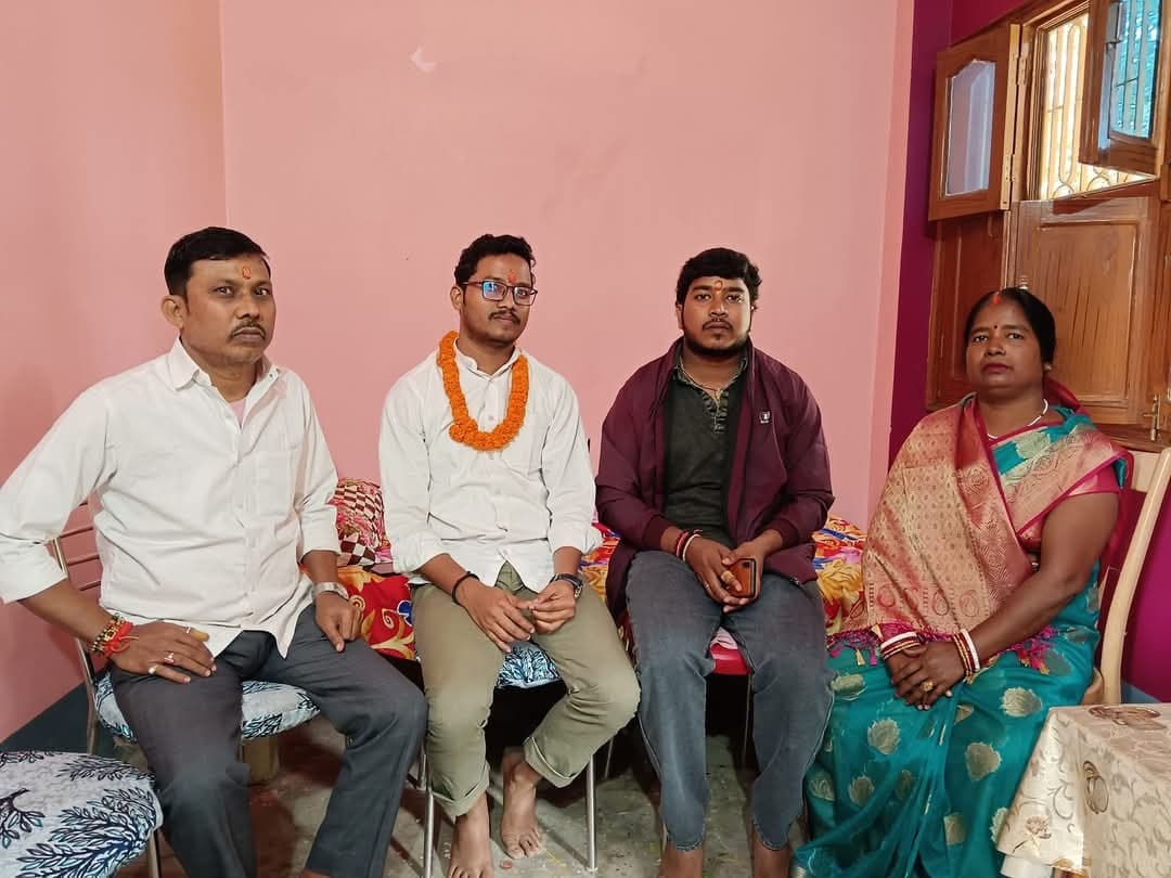 बीपीएससी में खैरा के नीरज ने टॉप-10 में बनाई जगह