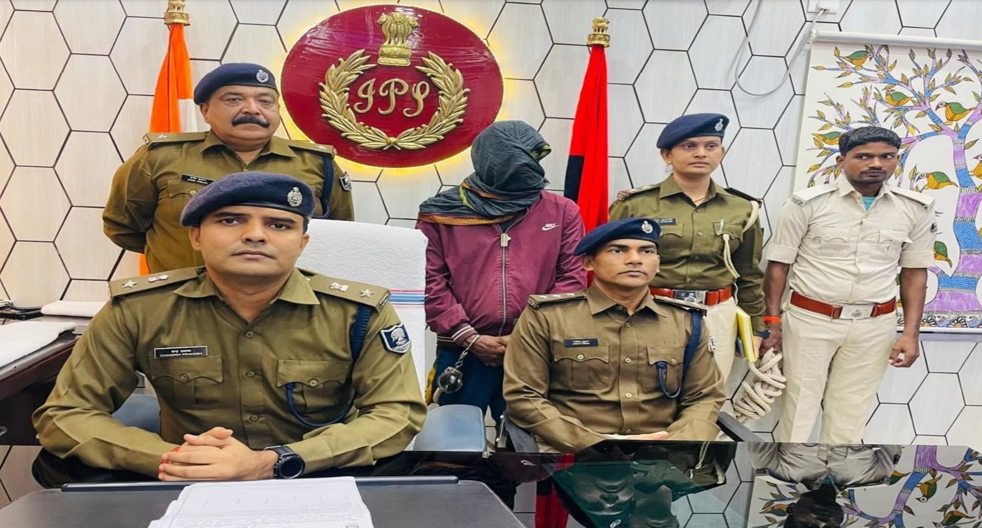 बाइक लूट के 15 मिनट बाद बाइक के साथ बदमाश गिरफ्तार