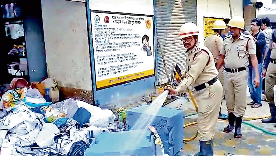 पुरुलिया नगरपालिका के स्टोर रूम में आग, जल गये लक्खी भंडार के कागजात